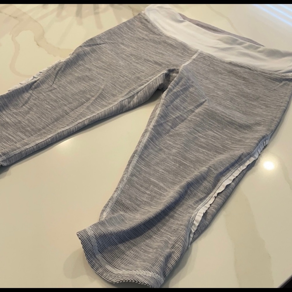 Lululemon cropped leggings, striped black and white